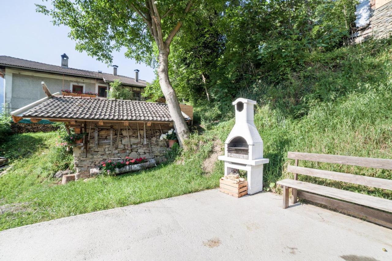 Innergasserhof Ferienwohnung Enzian San Martino In Passiria  Bagian luar foto