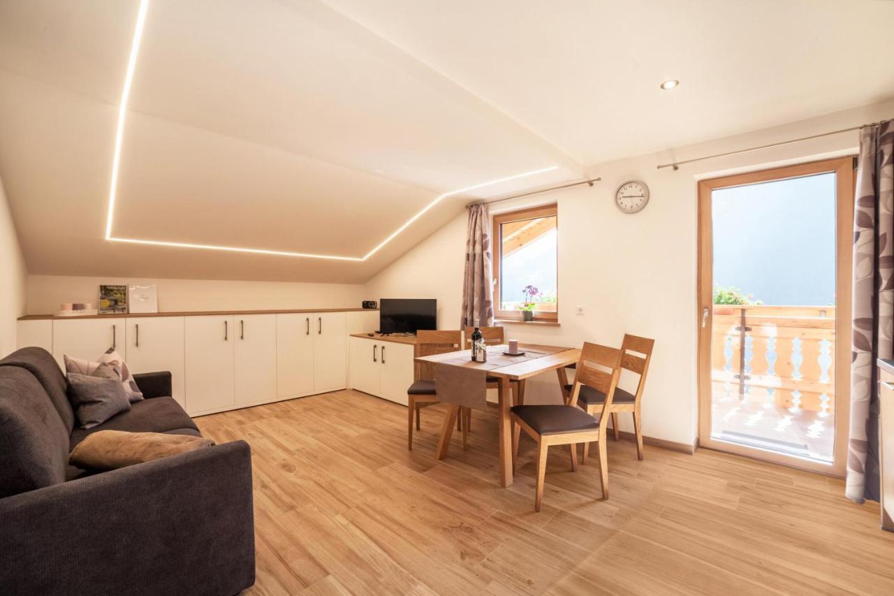 Innergasserhof Ferienwohnung Enzian San Martino In Passiria  Bagian luar foto