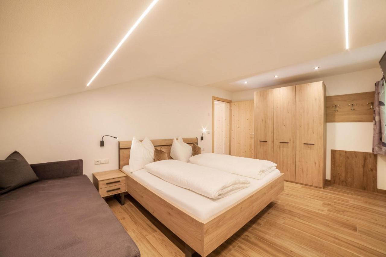 Innergasserhof Ferienwohnung Enzian San Martino In Passiria  Bagian luar foto
