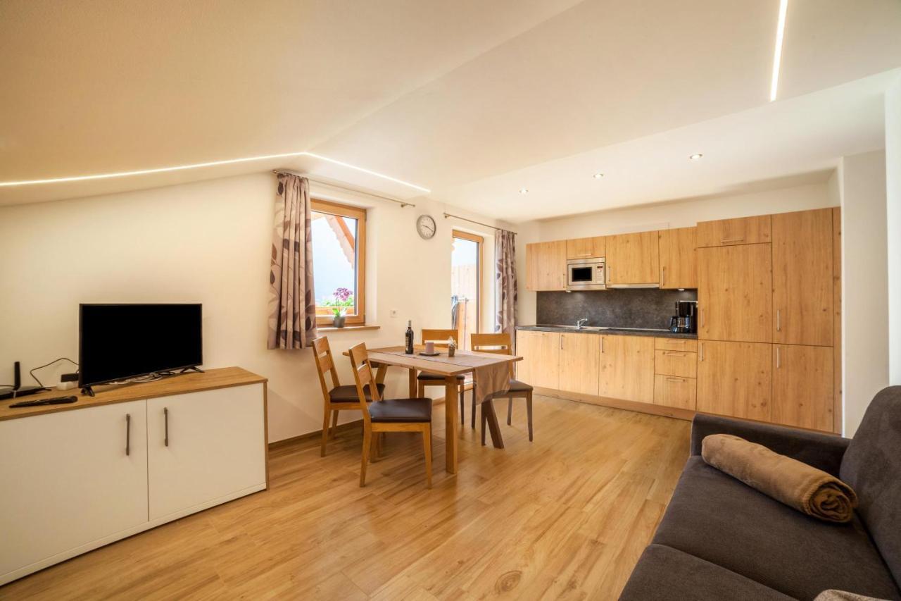 Innergasserhof Ferienwohnung Enzian San Martino In Passiria  Bagian luar foto